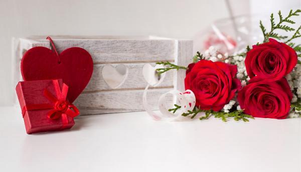 23 پیام تشکر از همسر بابت تبریک تولد (عاشقانه و جذاب)