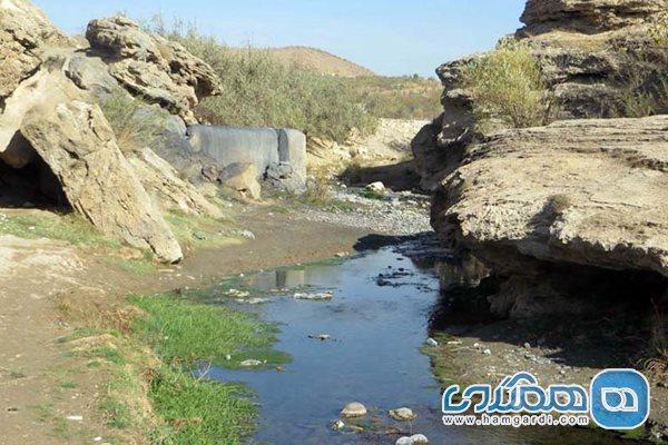 چشمه شورسو چایباغی یکی از جاذبه های طبیعی آذربایجان شرقی چشمه شورسو چایباغی یکی از جاذبه های طبیعی آذربایجان شرقی به شمار می رود
