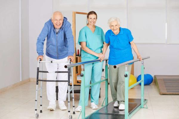 اهمیت فیزیوتراپی سالمندان در حفظ سلامتی و شادابی